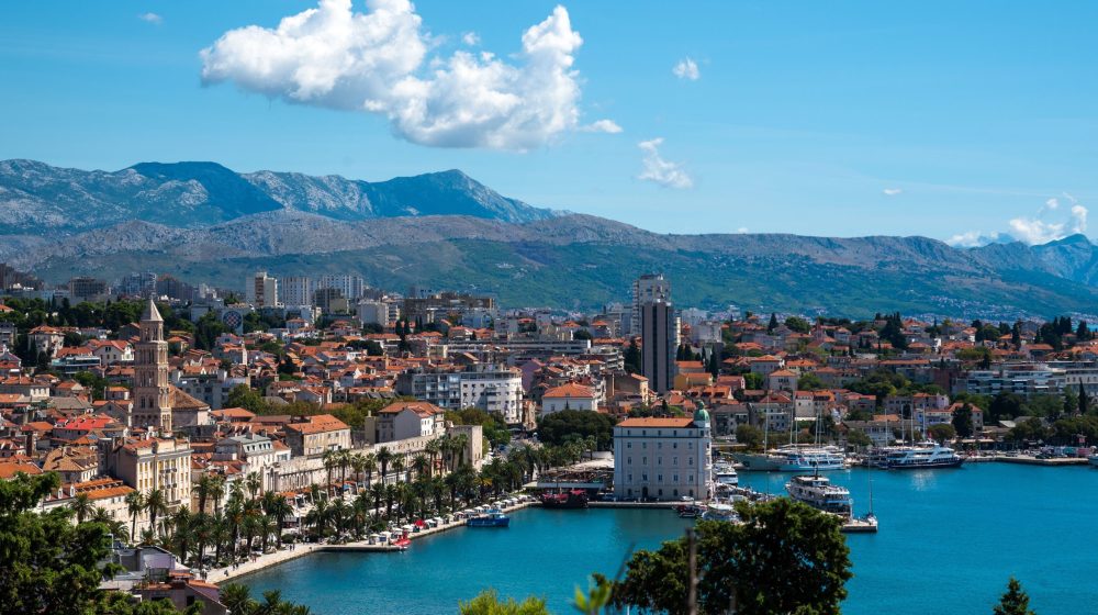 DMC Croatia – Split Pogled na obalu Splita i Jadransko more